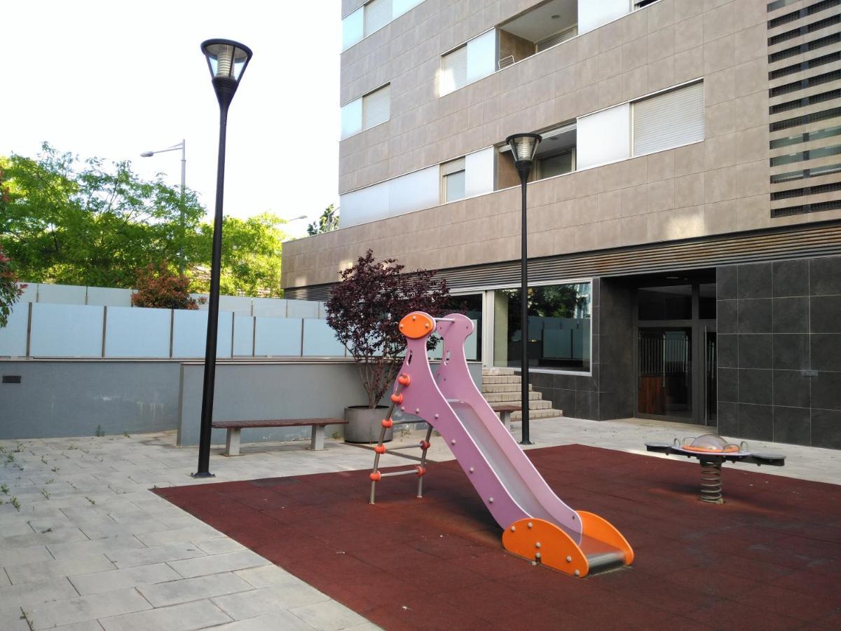 Stylish Flat, 2 Bathrooms And Swimming Pool, Next To The Beach! 圣阿德里安-德贝索斯 外观 照片